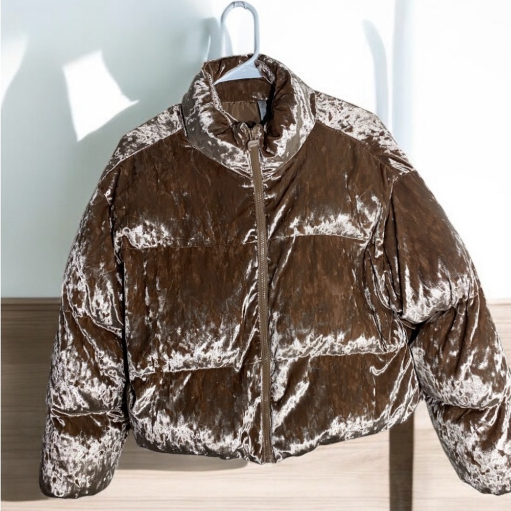 Fabletics Medium size Light Pink Velvet Women's puffer Jacket. - Picture 2 of 9